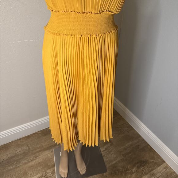 Nanette Lepore 8 Mustard Yellow Accordion Pleated Smock Neck Sleeveless Dress - Picture 3 of 9